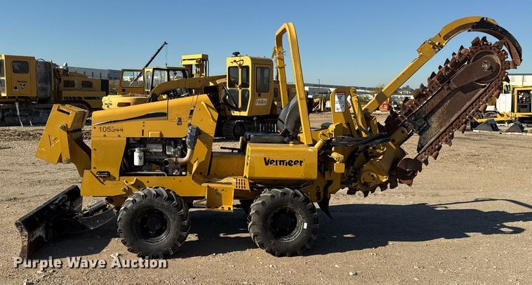 image for item EJ3307 2017 Vermeer RTX450 trencher