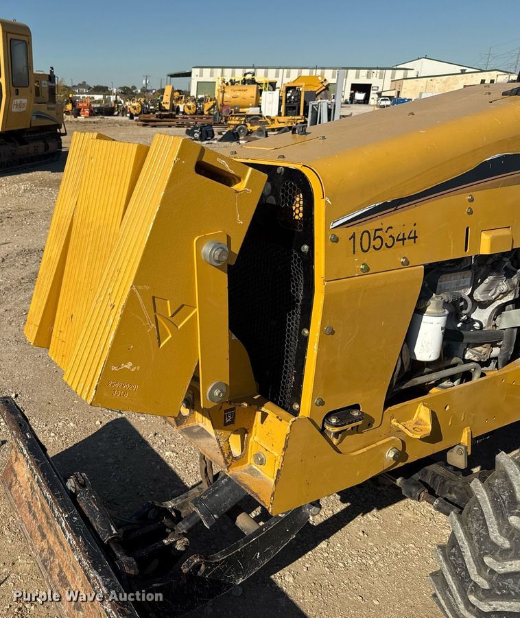 image for item EJ3307 2017 Vermeer RTX450 trencher