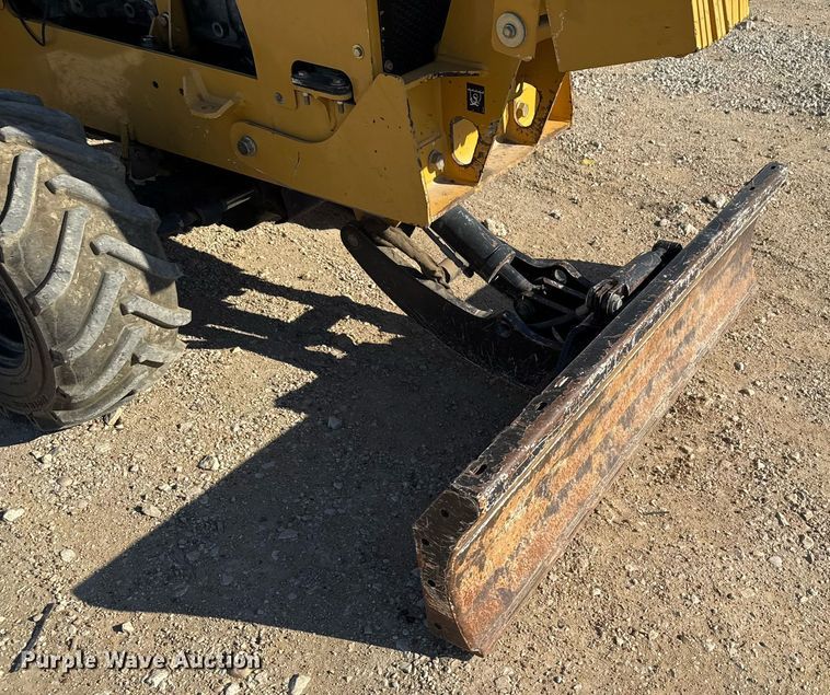 image for item EJ3307 2017 Vermeer RTX450 trencher