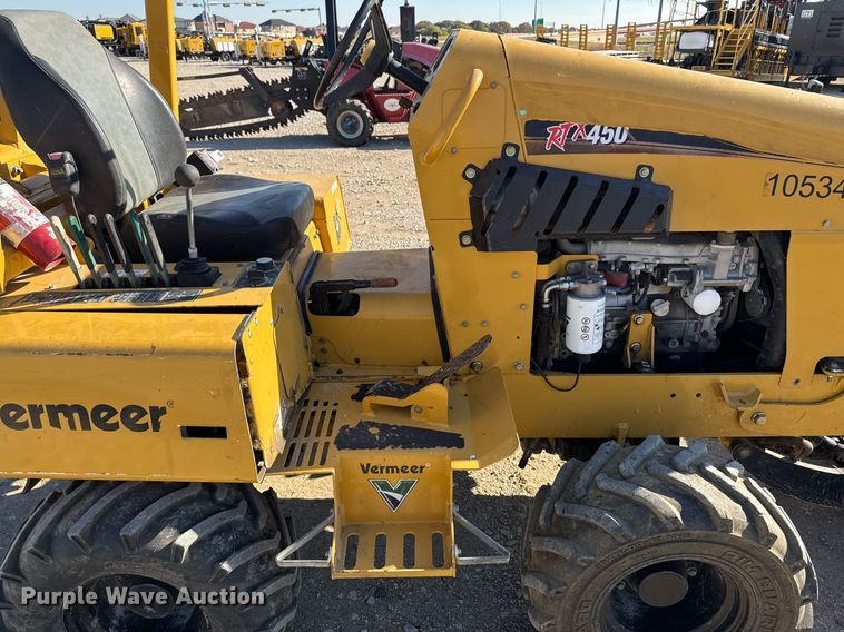 image for item EJ3307 2017 Vermeer RTX450 trencher