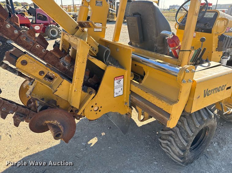 image for item EJ3307 2017 Vermeer RTX450 trencher