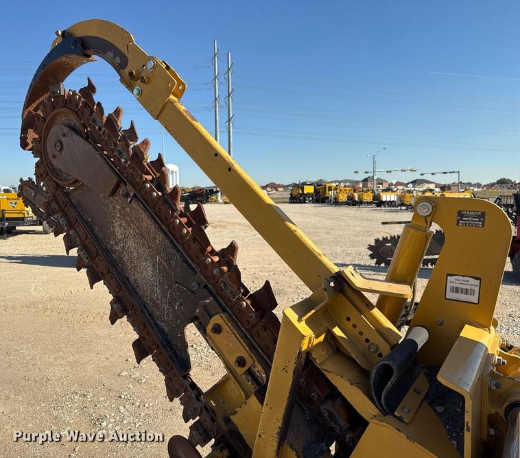image for item EJ3307 2017 Vermeer RTX450 trencher