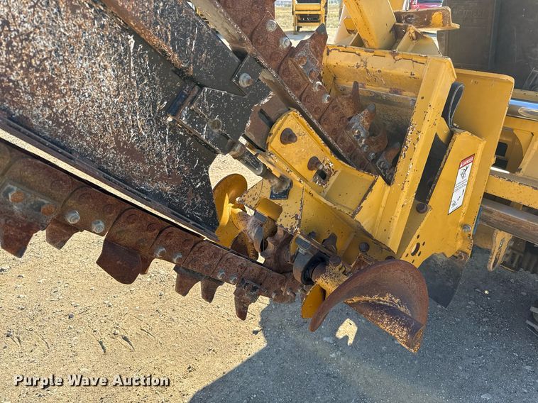 image for item EJ3307 2017 Vermeer RTX450 trencher