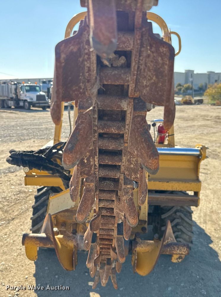 image for item EJ3307 2017 Vermeer RTX450 trencher