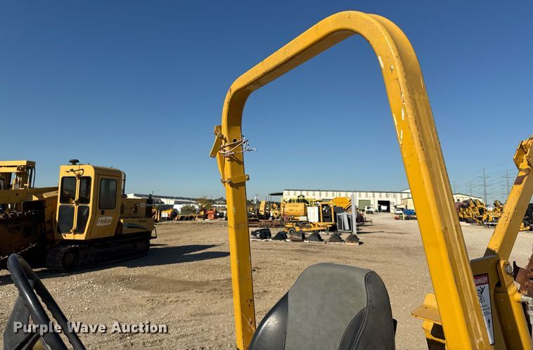 image for item EJ3307 2017 Vermeer RTX450 trencher