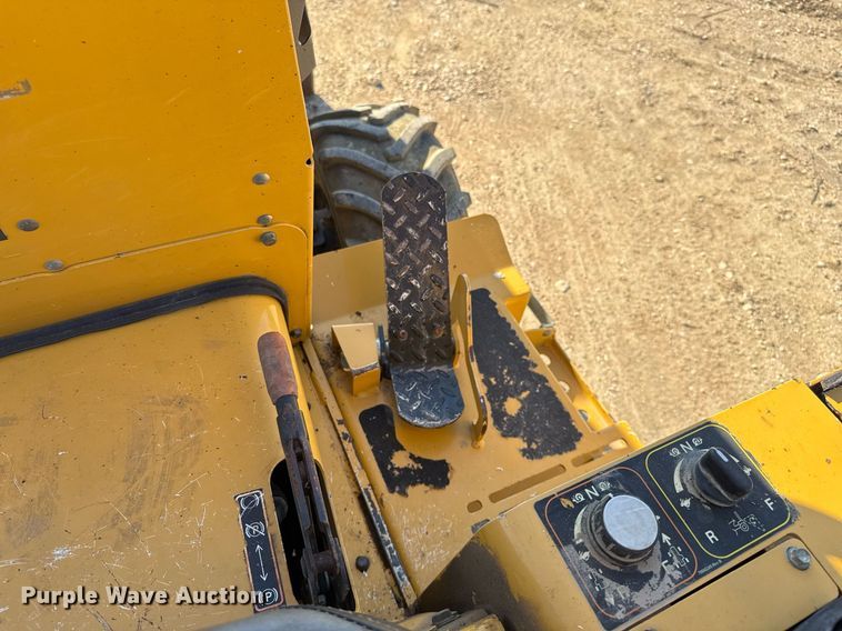 image for item EJ3307 2017 Vermeer RTX450 trencher