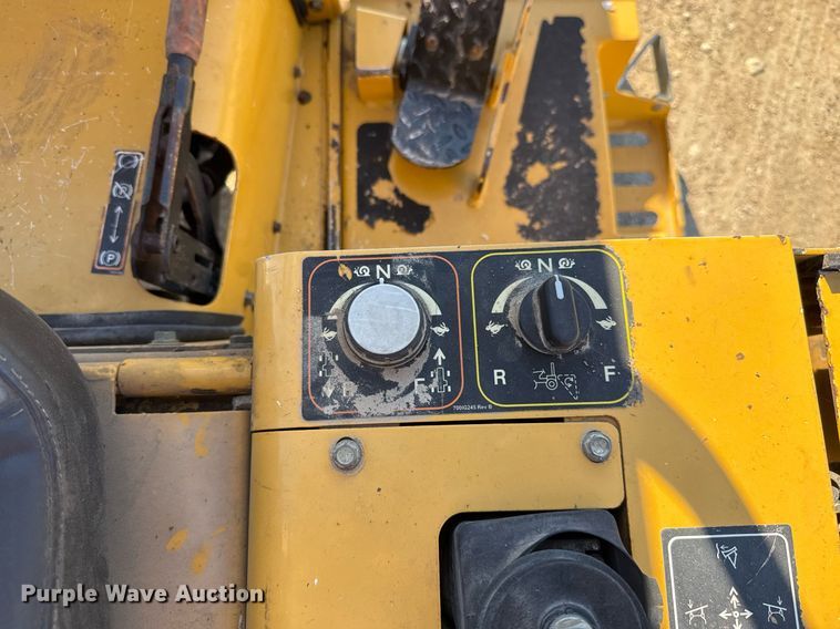 image for item EJ3307 2017 Vermeer RTX450 trencher