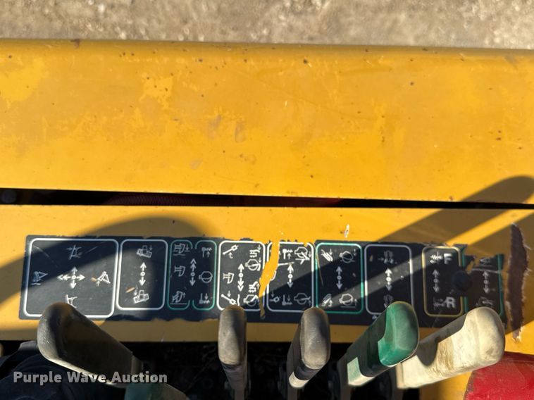 image for item EJ3307 2017 Vermeer RTX450 trencher