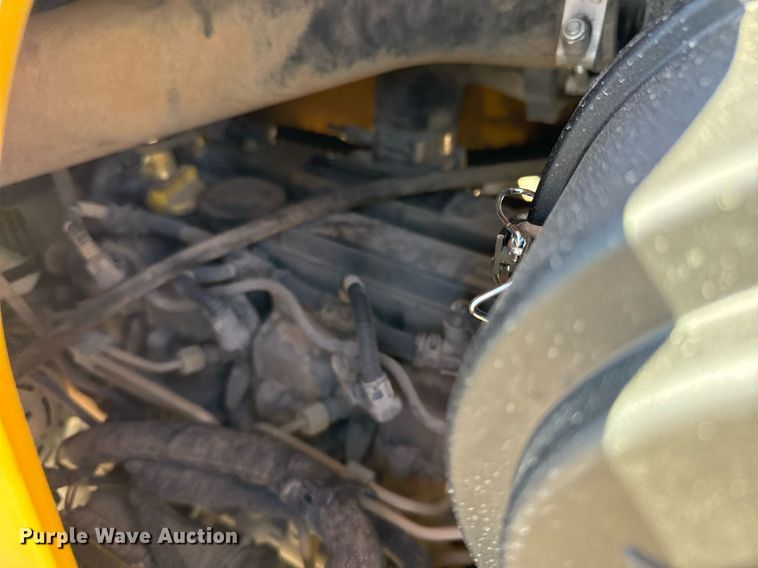 image for item EJ3307 2017 Vermeer RTX450 trencher