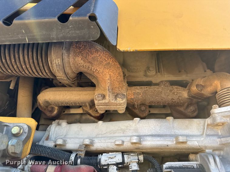 image for item EJ3307 2017 Vermeer RTX450 trencher