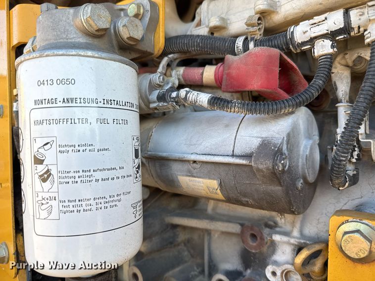 image for item EJ3307 2017 Vermeer RTX450 trencher