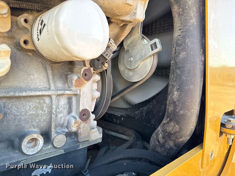 image for item EJ3307 2017 Vermeer RTX450 trencher