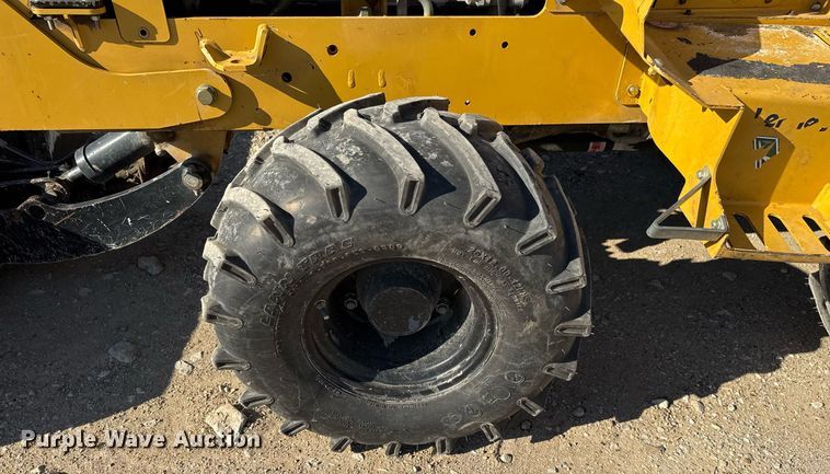 image for item EJ3307 2017 Vermeer RTX450 trencher