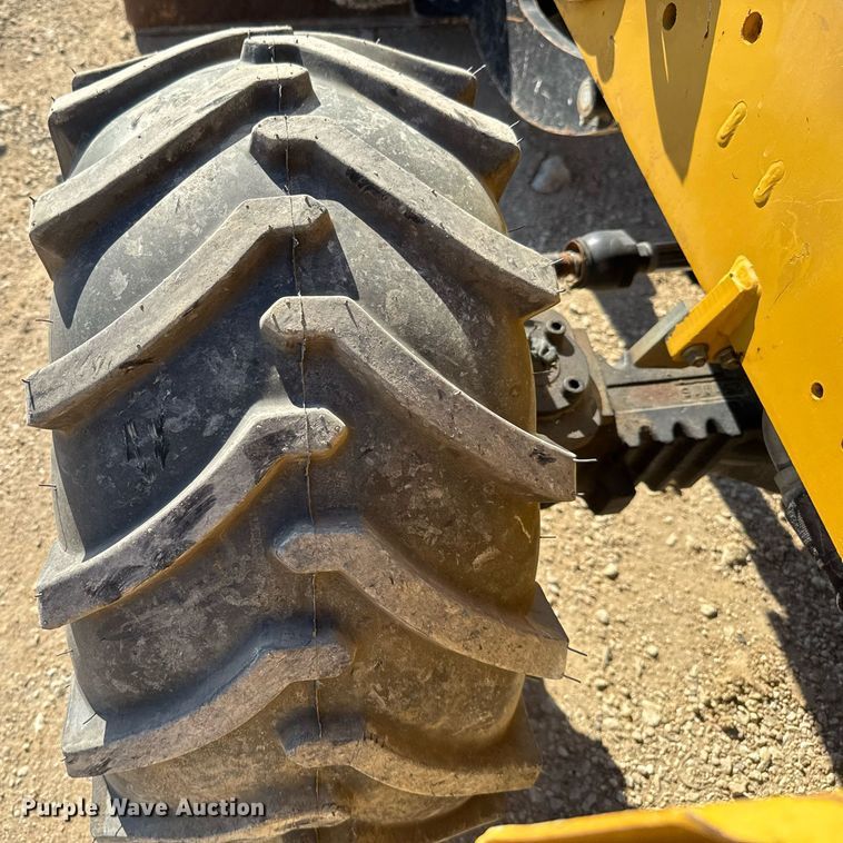 image for item EJ3307 2017 Vermeer RTX450 trencher