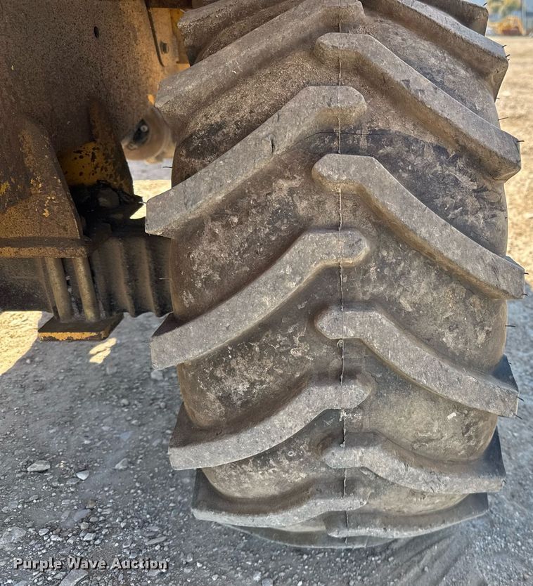 image for item EJ3307 2017 Vermeer RTX450 trencher