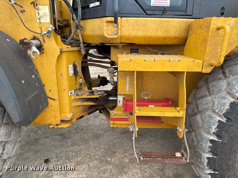 image for item EJ3342 2019 John Deere 544L wheel loader