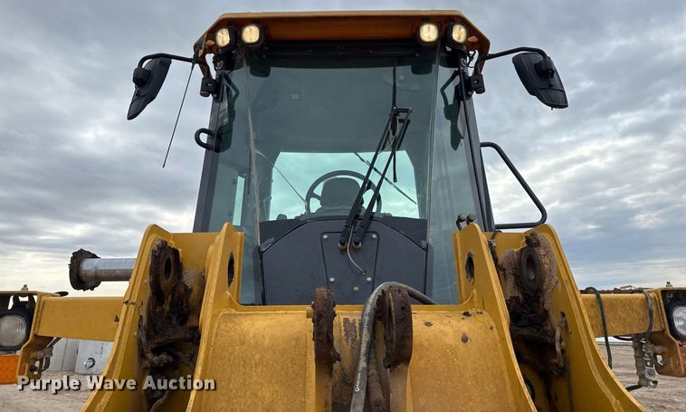 image for item EJ3342 2019 John Deere 544L wheel loader