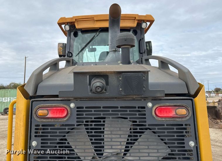 image for item EJ3342 2019 John Deere 544L wheel loader