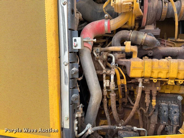 image for item EJ3342 2019 John Deere 544L wheel loader