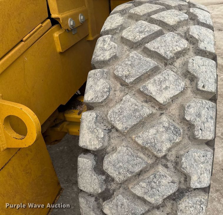 image for item EJ3342 2019 John Deere 544L wheel loader