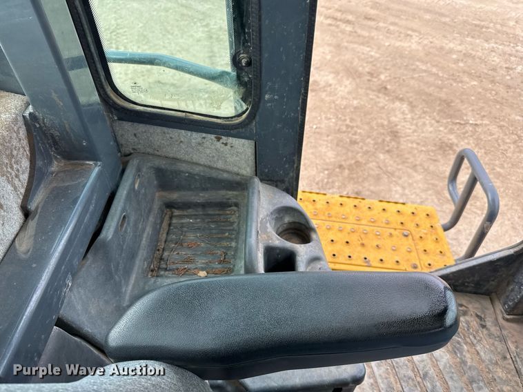 image for item EJ3344 2018 John Deere 624K-II wheel loader