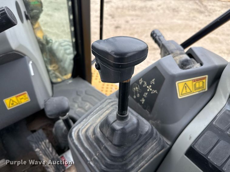 image for item EJ3356 2019 Caterpillar 416F2 backhoe