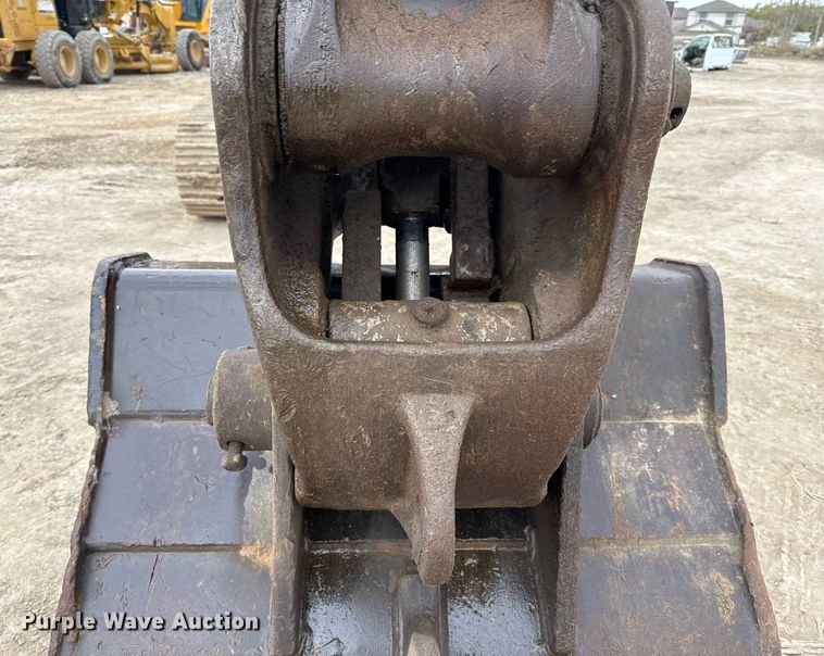 image for item EJ3358 2018 John Deere 210G LC excavator