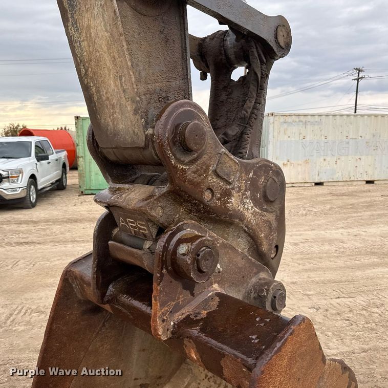 image for item EJ3358 2018 John Deere 210G LC excavator