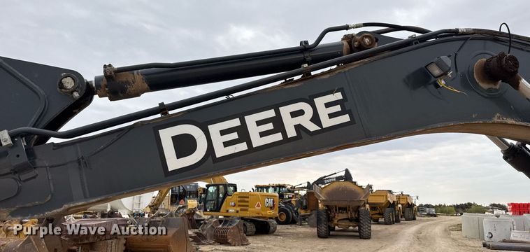 image for item EJ3358 2018 John Deere 210G LC excavator