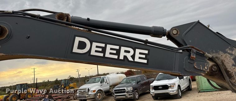 image for item EJ3358 2018 John Deere 210G LC excavator