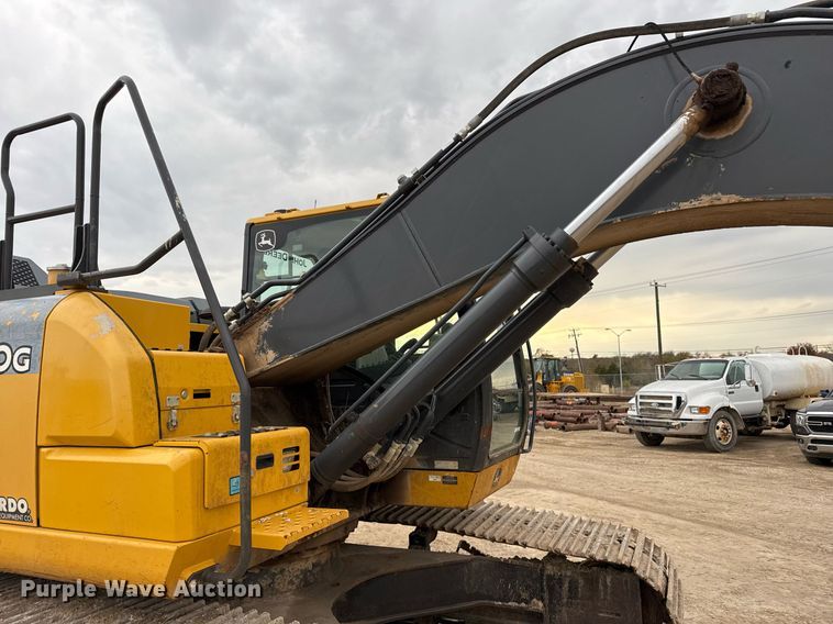 image for item EJ3358 2018 John Deere 210G LC excavator