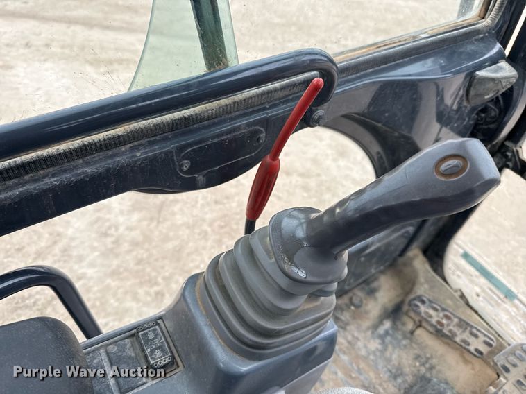 image for item EJ3358 2018 John Deere 210G LC excavator