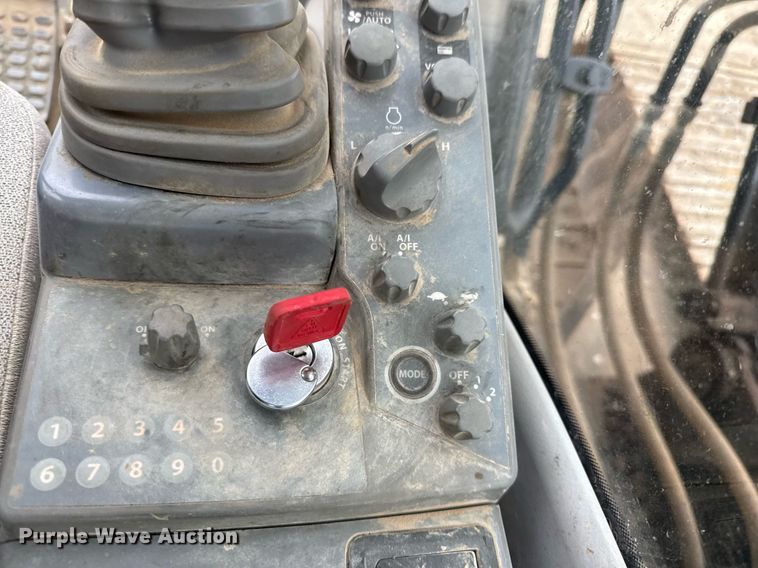 image for item EJ3358 2018 John Deere 210G LC excavator