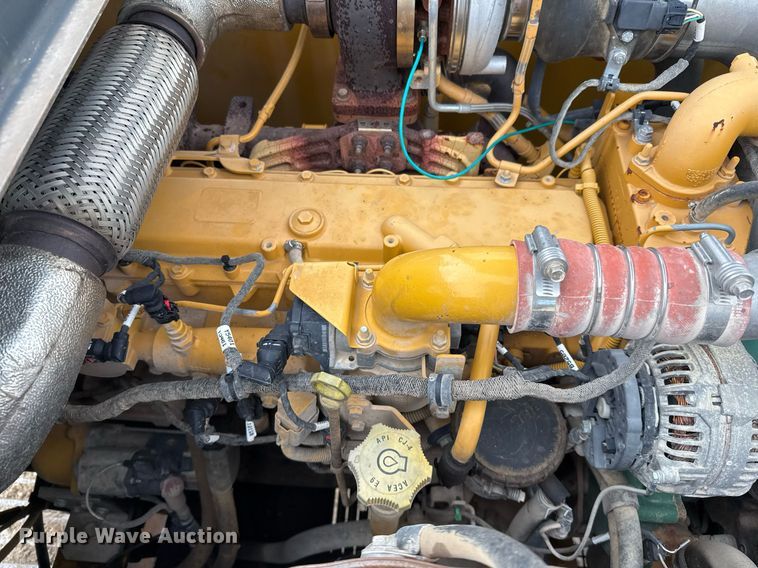 image for item EJ3358 2018 John Deere 210G LC excavator