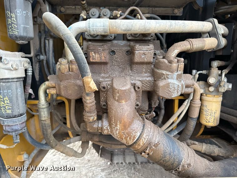 image for item EJ3358 2018 John Deere 210G LC excavator