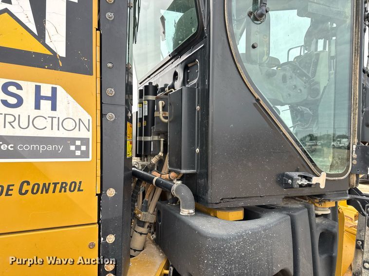 image for item EJ3360 2016 Caterpillar 140M3 motor grader