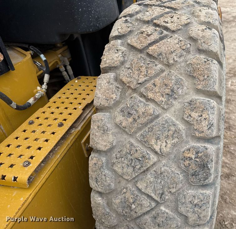 image for item EJ3360 2016 Caterpillar 140M3 motor grader