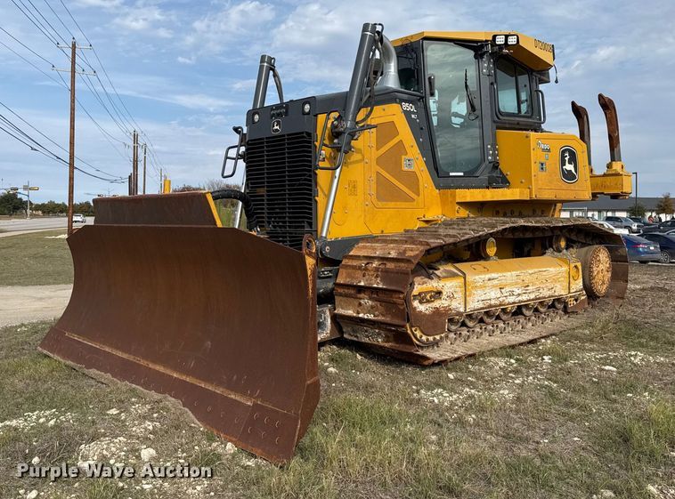 image for item EJ3361 2020 John Deere 850L dozer