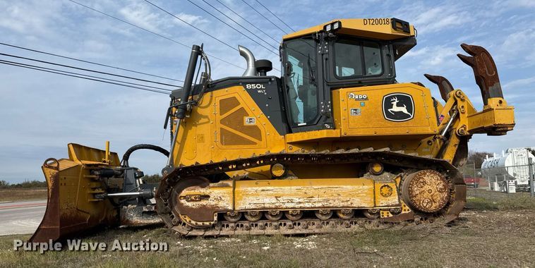 image for item EJ3361 2020 John Deere 850L dozer