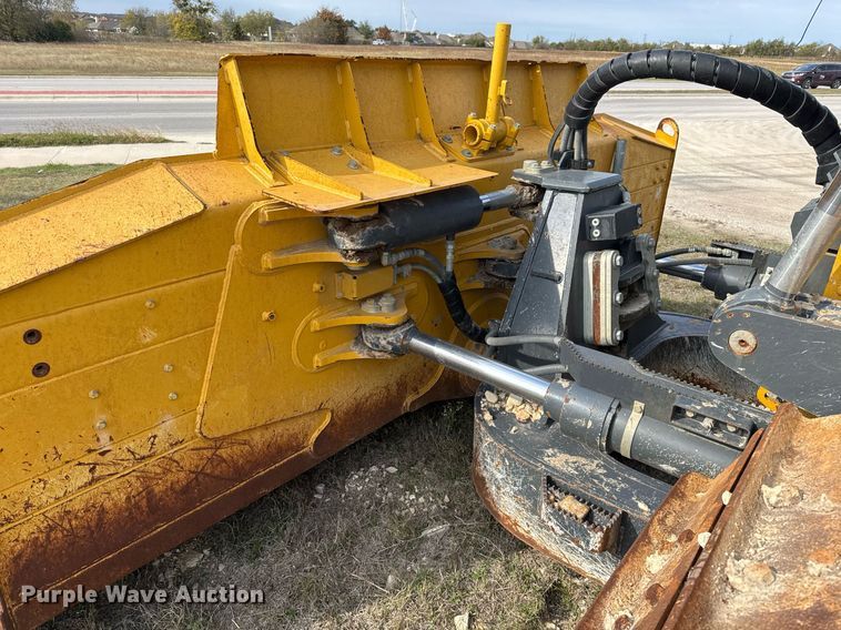 image for item EJ3361 2020 John Deere 850L dozer