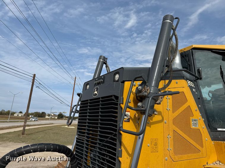 image for item EJ3361 2020 John Deere 850L dozer