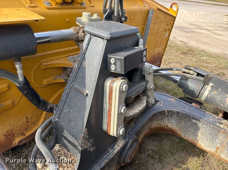 image for item EJ3361 2020 John Deere 850L dozer