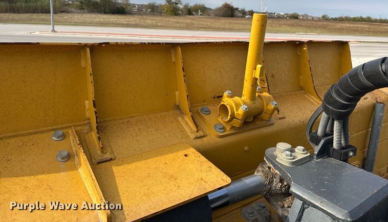 image for item EJ3361 2020 John Deere 850L dozer