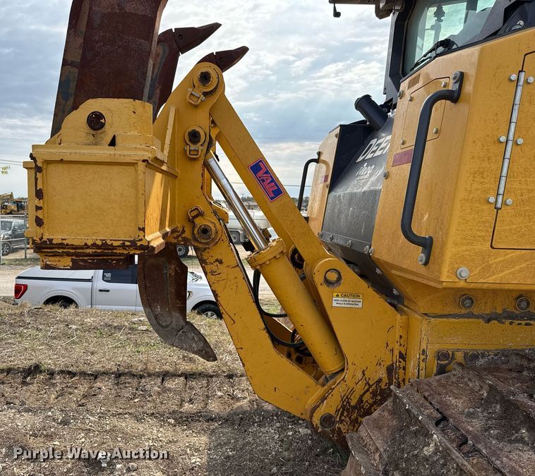 image for item EJ3361 2020 John Deere 850L dozer