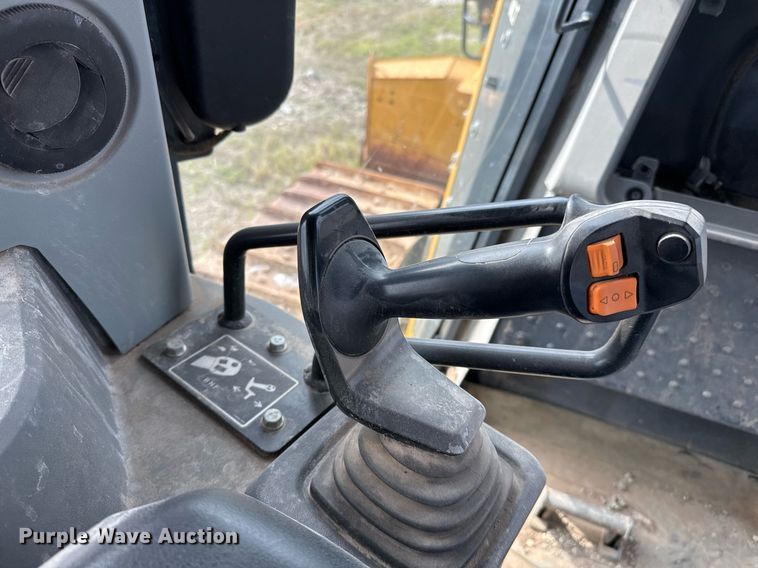 image for item EJ3361 2020 John Deere 850L dozer