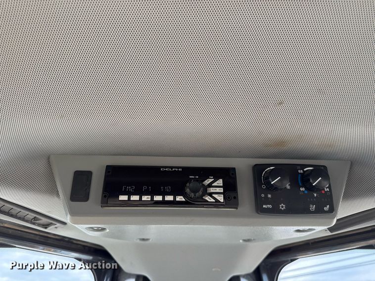 image for item EJ3361 2020 John Deere 850L dozer