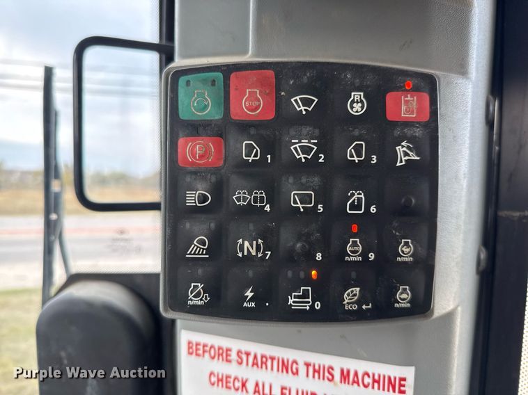 image for item EJ3361 2020 John Deere 850L dozer