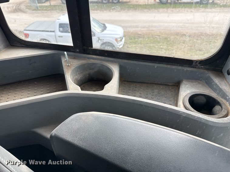 image for item EJ3361 2020 John Deere 850L dozer