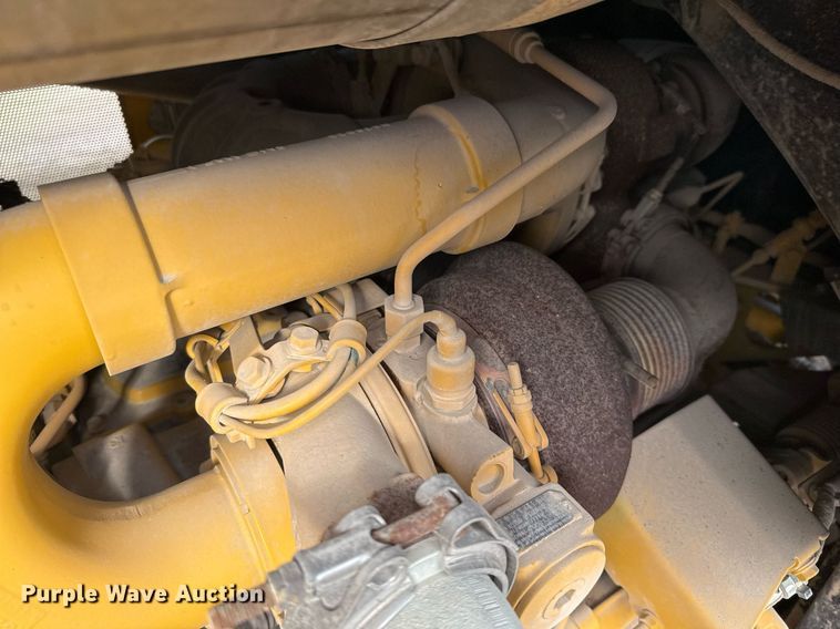 image for item EJ3361 2020 John Deere 850L dozer