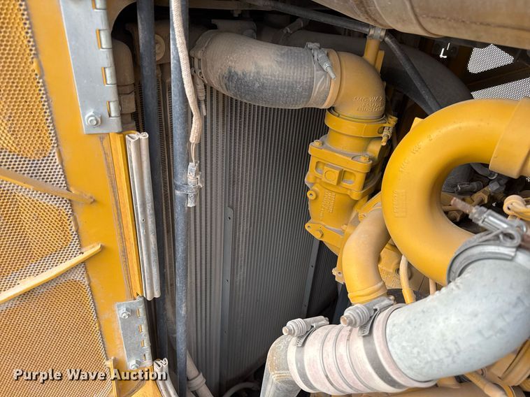 image for item EJ3361 2020 John Deere 850L dozer